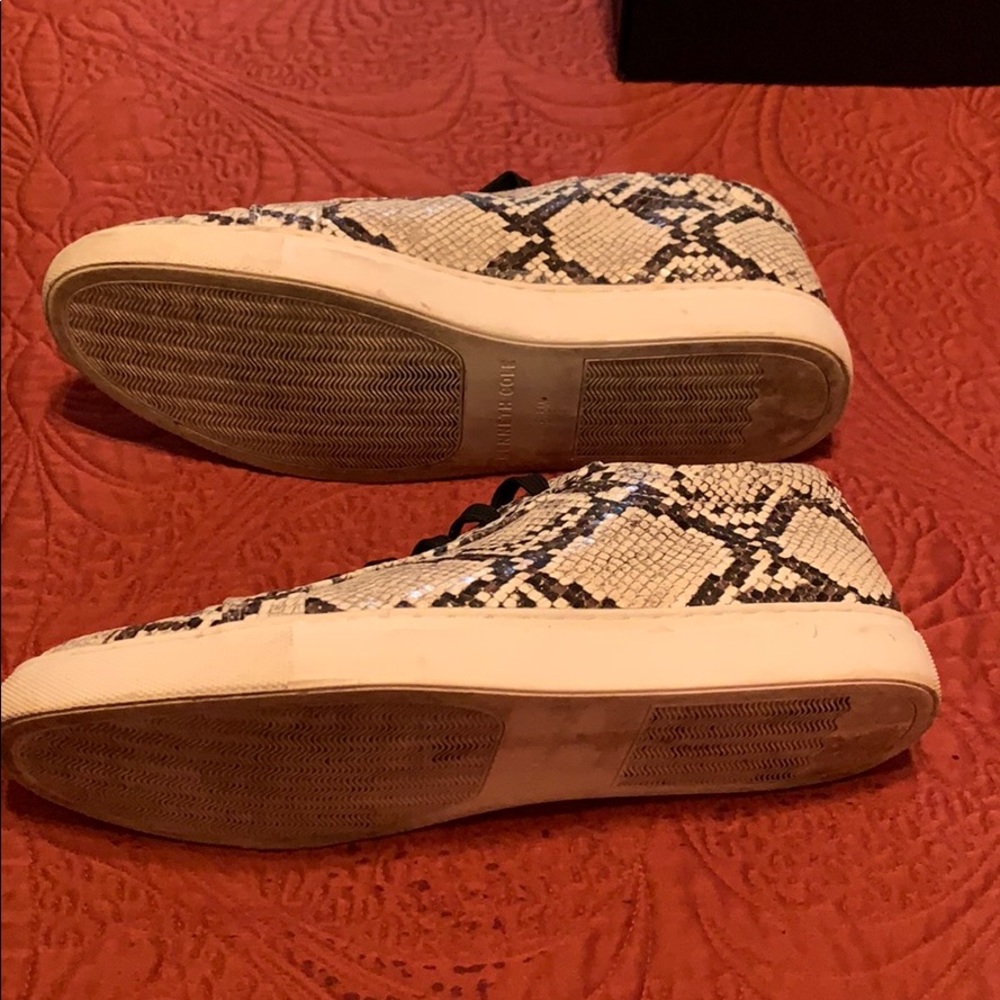 Kenneth Cole KAM SNAKE PRINT LEATHER SNEAKER - Picture 5 of 14
